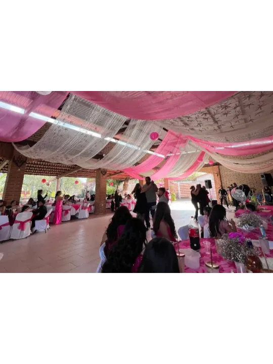 Salon Los Rosales | Renta de Jardín con Alberca para Eventos en Aguascalientes