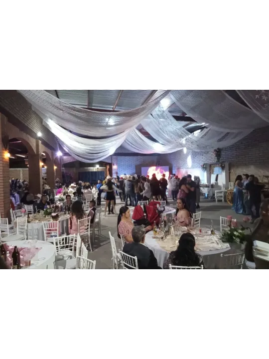 Salon Los Rosales | Renta de Jardín con Alberca para Eventos en Aguascalientes
