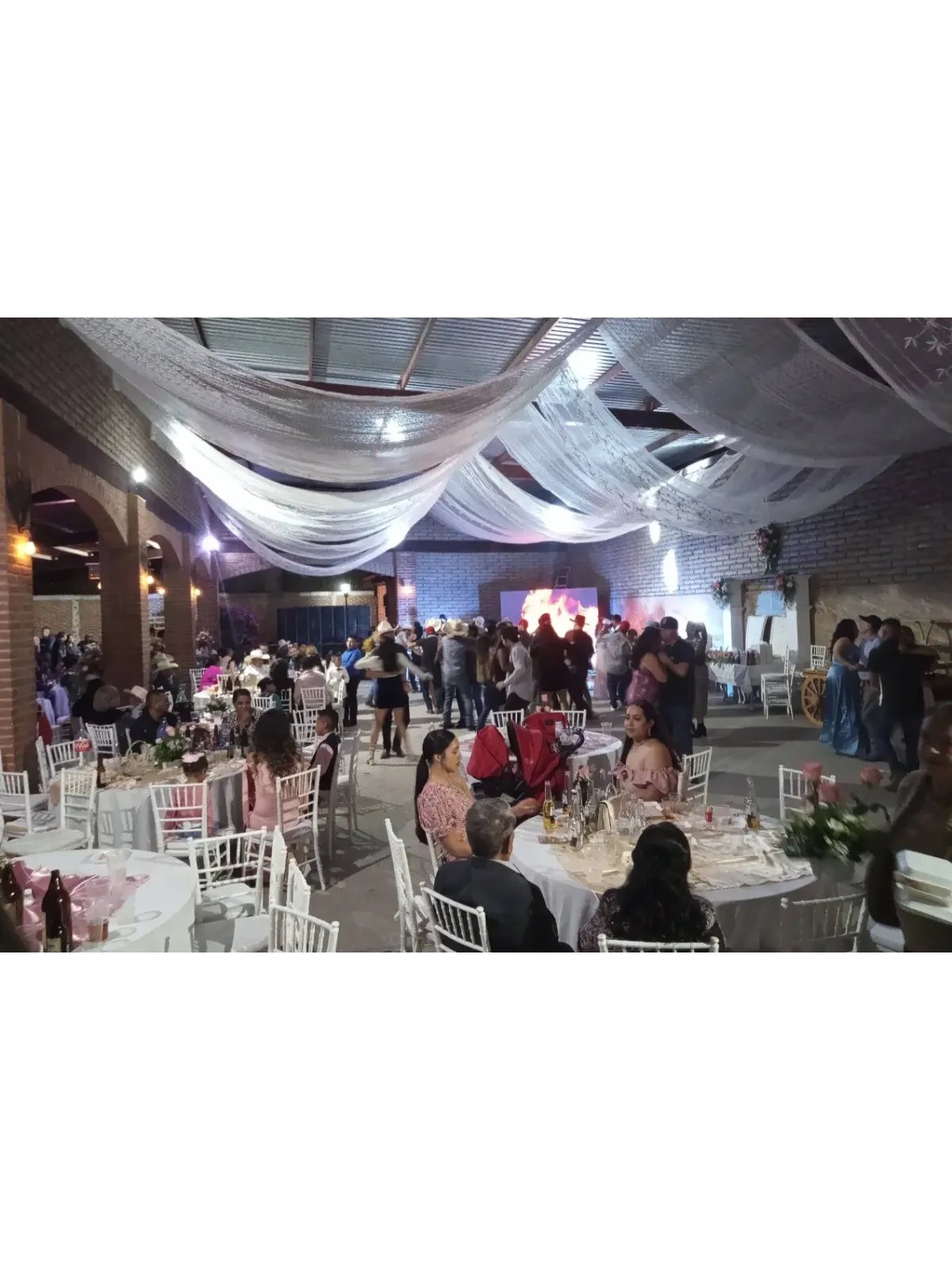 Salon Los Rosales | Renta de Jardín con Alberca para Eventos en Aguascalientes