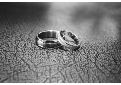 Bodas 'Solo para Adultos': La Creciente Tendencia que Prioriza el Ambiente y Genera Debate image